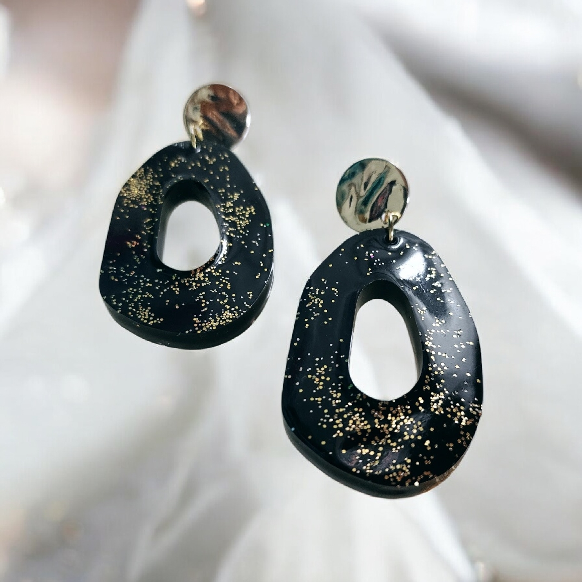 Χειροποίητα σκουλαρίκια από υγρό γυαλί μαύρο-χρυσό