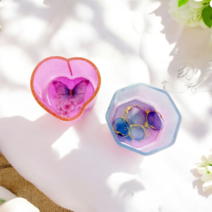 Χειροποίητα μίνι σταχτοδοχεία από υγρό γυαλί σε ροζ και γαλάζιο