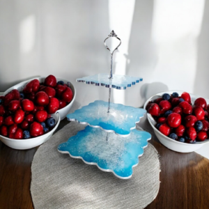 Χειροποίητη τριπλή ορντεβιέρα σε γαλάζιο και φύλλα ασημί. Διατίθεται σε χρώμα της επιλογής σας