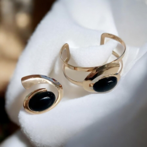 Σετ βραχιόλι και δαχτυλίδι μεταλλικά με μαύρη πέτρα (Μεμονωμένα ή όλο το σετ)