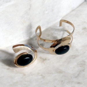 Alternative view of Σετ βραχιόλι και δαχτυλίδι μεταλλικά με μαύρη πέτρα (Μεμονωμένα ή όλο το σετ)