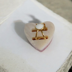 Alternative view of Ατσάλινο δαχτυλίδι με τεχνική σμάλτο λευκό