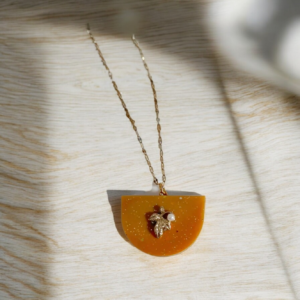 Alternative view of Κολιέ από υγρό γυαλί και μεταλλικό αμπελουργός