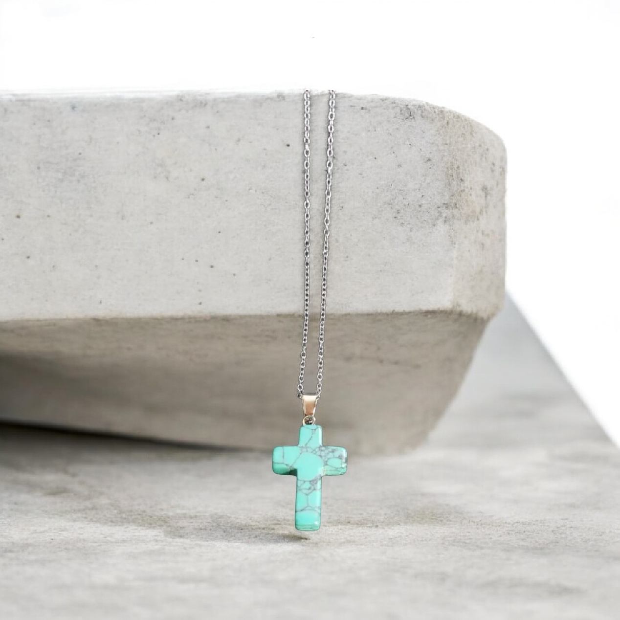Κολιέ σταυρός από υγρό γυαλί με αλυσίδα - Image 2