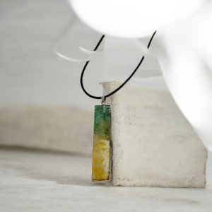 Χειροποίητο κολιέ από υγρό γυαλί