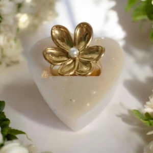 Δαχτυλίδι λουλούδι με πέρλα, μεταλλικό με ρυθμιζόμενο άνοιγμα