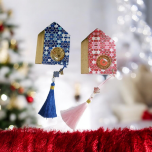 Γούρια Κεραμικά σπιτάκι με πλεξιγκλάς και ευχές σε μπλε και ροζ