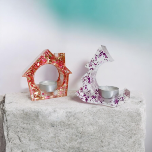 Χειροποίητα χριστουγεννιάτικα κηροπήγια με ρεσό κεράκι σπιτάκι και δέντρο από υγρό γυαλί