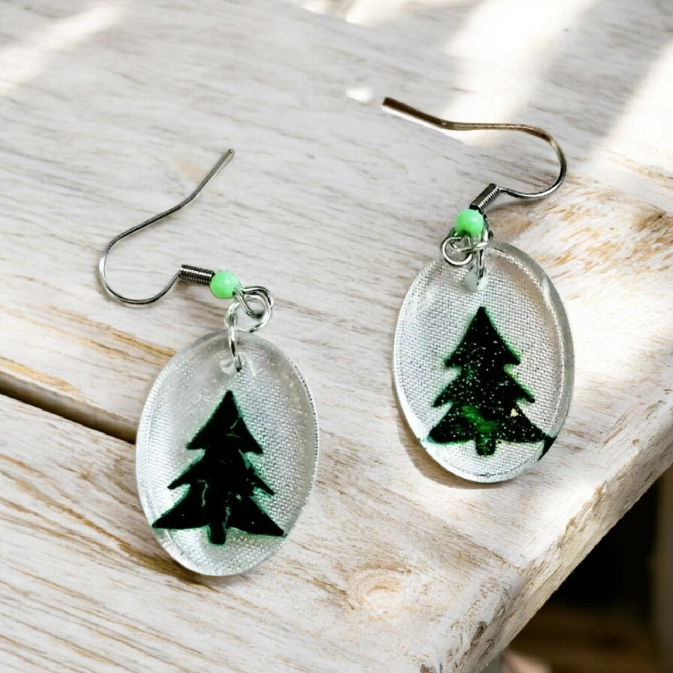 Χειροποίητα χριστουγεννιάτικα σκουλαρίκια από υγρό γυαλί, Έλατο