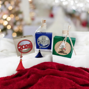 Γούρια ξύλινα ανθοδοχείο πράσινο κόκκινο μπλε και σαμπανιζέ