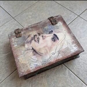 Alternative view of Κουτί βιβλίο με ντεκουπάζ και μικτές τεχνικές