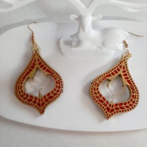 Alternative view of Χειροποίητα κρεμαστά σκουλαρίκια από υγρό γυαλί κόκκινο-χρυσό