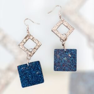 Χειροποίητα κρεμαστά σκουλαρίκια από υγρό γυαλί μπλε και ασημί