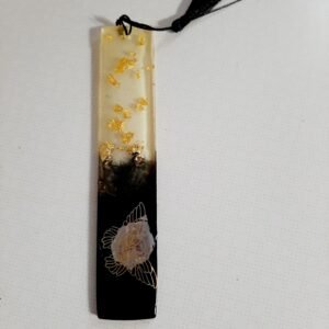 Alternative view of Χειροποίητος σελιδοδείκτης από υγρό γυαλί μαύρο χρυσού