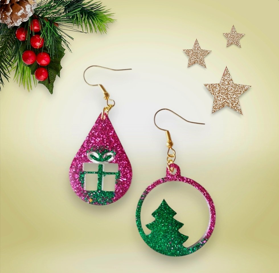 Χειροποίητα χριστουγεννιάτικα σκουλαρίκια από υγρό γυαλί, Ροζ Δώρο/Πράσινο Δέντρο