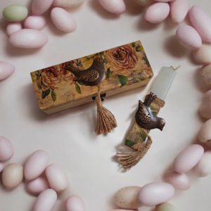 Χειροποίητη λαμπάδα πλακέ λευκή με ντεκουπάζ  πουλάκι Σετ με κουτί