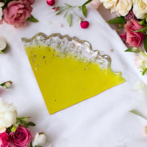 Χειροποίητα σουβερ σετ απο υγρο γυαλί κιτρινο  με φυλλα ασημι