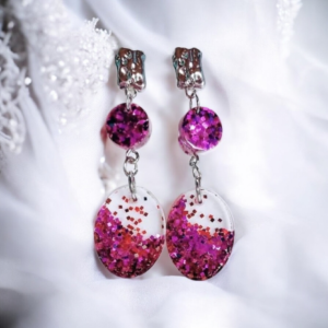 Χειροποίητα κρεμαστά σκουλαρίκια φούξια από υγρό γυαλί