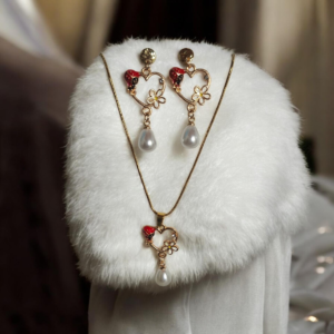 Σετ σκουλαρίκια και κολιέ μεταλλική καρδιά με πασχαλίτσα και μαργαρίτα