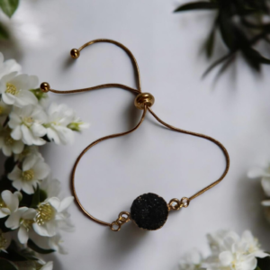 Μεταλλικό βραχιόλι με στρογγυλή μαύρη πέτρα Αχάτης και μπρασελέ από ανοξείδωτο ατσάλι