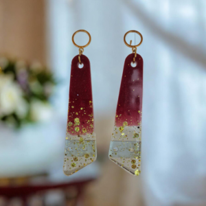 Χειροποίητα κρεμαστά σκουλαρίκια από υγρό γυαλί.